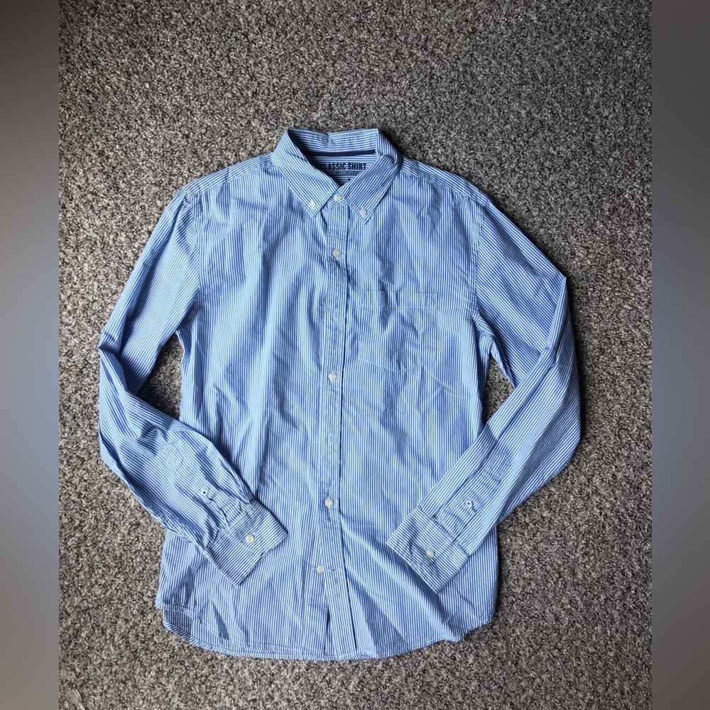 Old Navy Men's Blue and White Striped Slim Fit Classic Shirt Size Medium